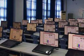 龍巖學院的全屏教室